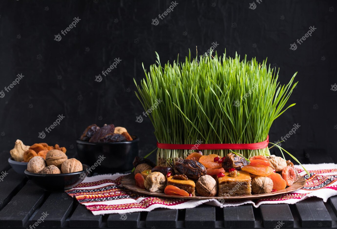 novruz setting table decoration wheat grass azerbaijan national pastry pakhlava new year sring celebration nature awakening 154293 9590